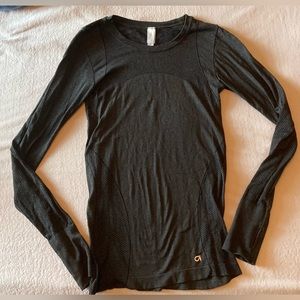 Gap Fit women workout long sleeve XS